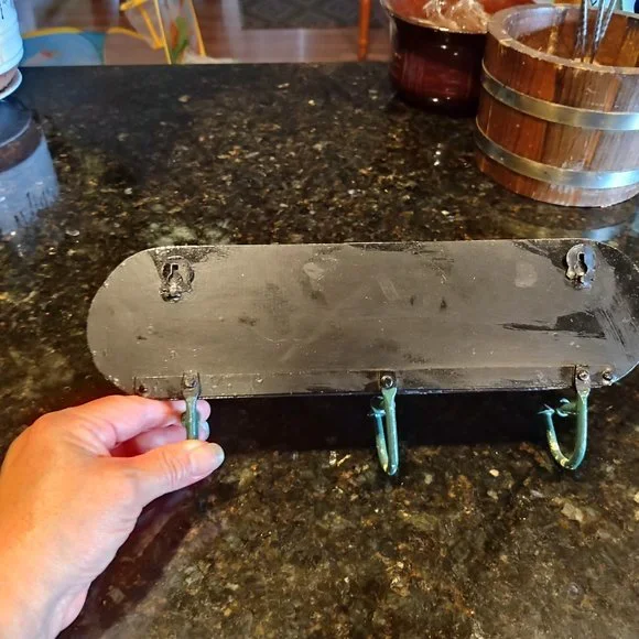 3 Metal Hooks Wall Mounted Rack Hand Painted Skirt Flower Garden Hanger Keys Hat - Picture 7 of 8